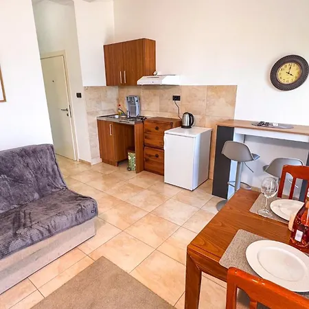 Qumi Apartments Tivat Exterior photo