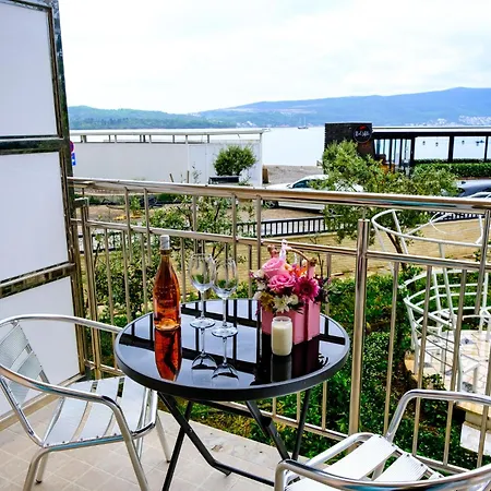 Qumi Apartments Tivat Exterior photo